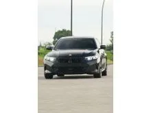 2023 BMW 330i 2.0 M Sport Pro Sedan LCI Facelift (G20) Black on Black Odo 10 Rb (TERMURAH)