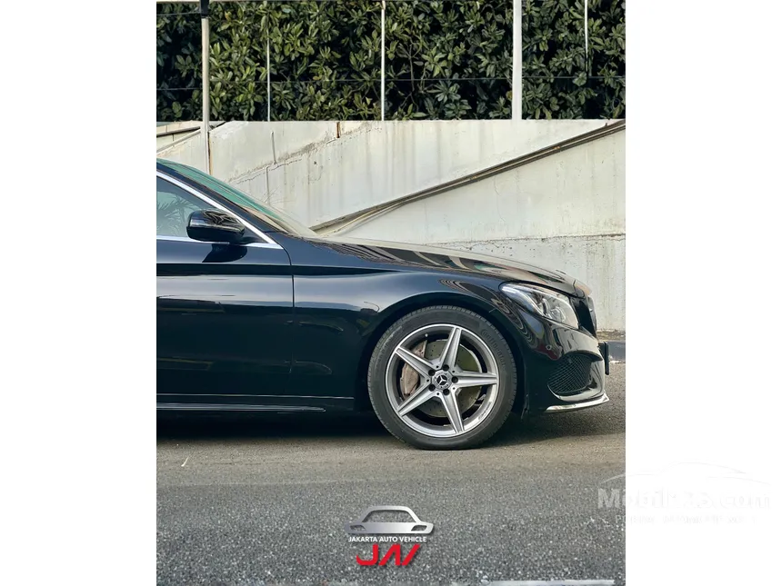 2018 Mercedes-Benz C300 AMG Line Sedan