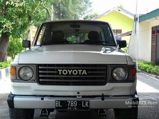  Toyota  Land  Cruiser  Mobil  Bekas Baru dijual di Indonesia 