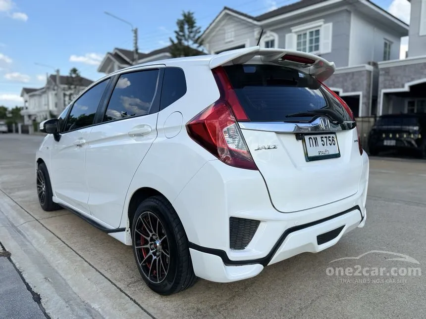 2016 Honda JAZZ V Hatchback