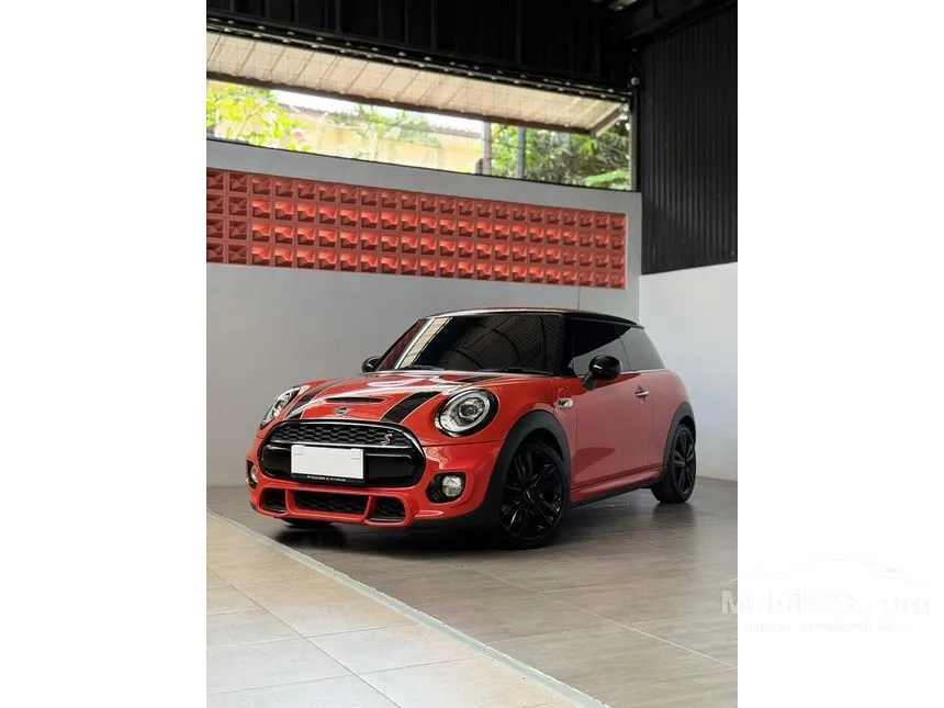 2018 MINI Cooper S 3 Door (Red Hot) Hatchback