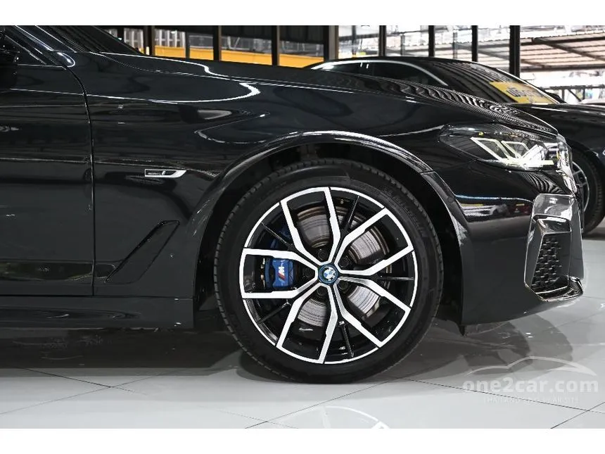2022 BMW 530e M Sport Sedan