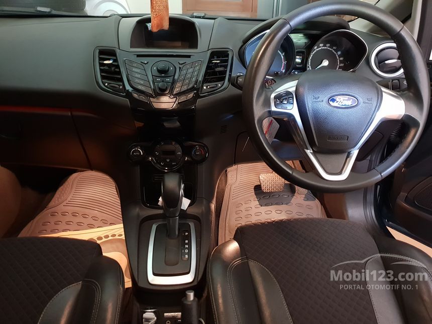 2014 Ford Fiesta EcoBoost S Hatchback