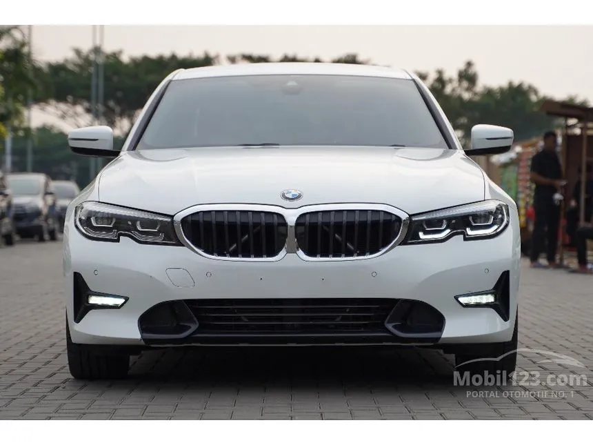 Jual Mobil BMW 320i 2022 Sport 2.0 di Banten Automatic Sedan Putih Rp 789.000.000