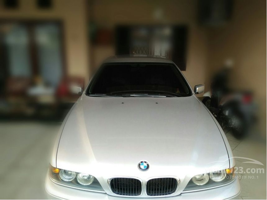 2001 BMW 520i Sedan