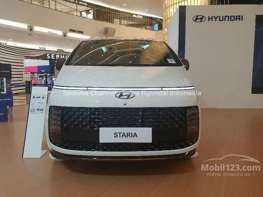 Jual Mobil Hyundai Staria 2024 Signature 9 2.2 di Jawa Barat Automatic Wagon Putih Rp 914.000.000