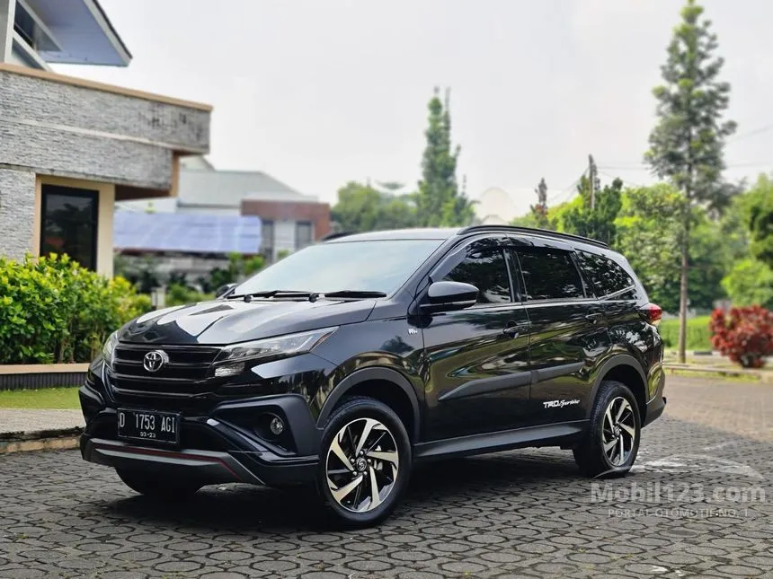 Jual Mobil Toyota Rush 2018 TRD Sportivo 1.5 di Jawa Barat Automatic SUV Hitam Rp 238.000.000