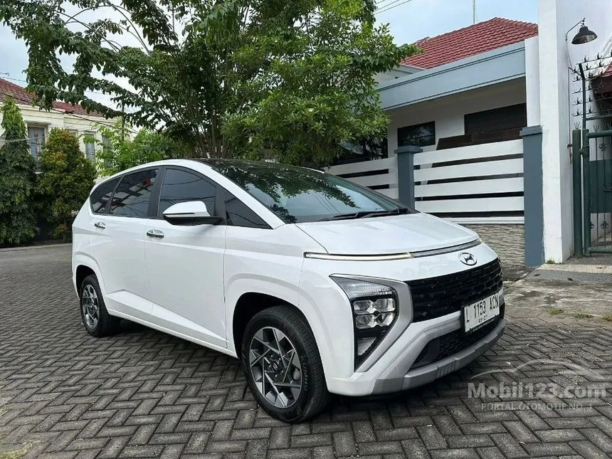 Jual Mobil Hyundai Stargazer 2022 Prime 1.5 di Jawa Timur Automatic Wagon Putih Rp 248.000.000