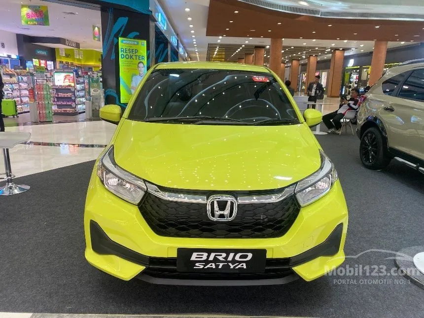 Jual Mobil Honda Brio 2024 E Satya 1.2 di Jawa Barat Automatic Hatchback Kuning Rp 158.900.000