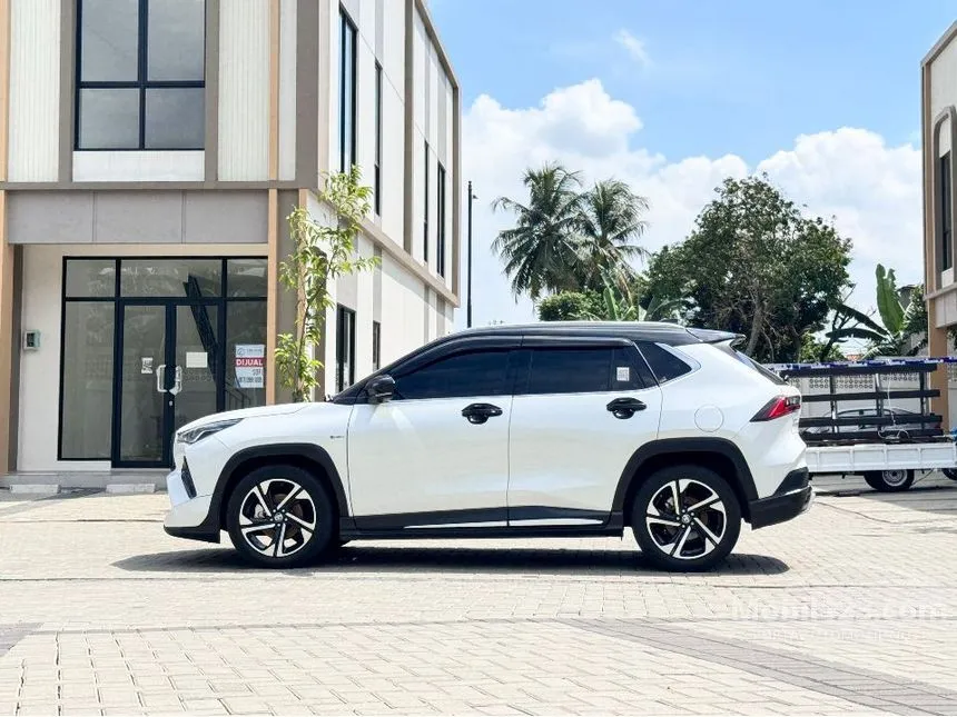 2024 Toyota Yaris Cross S HV with GR Parts Aero Pkg SUV