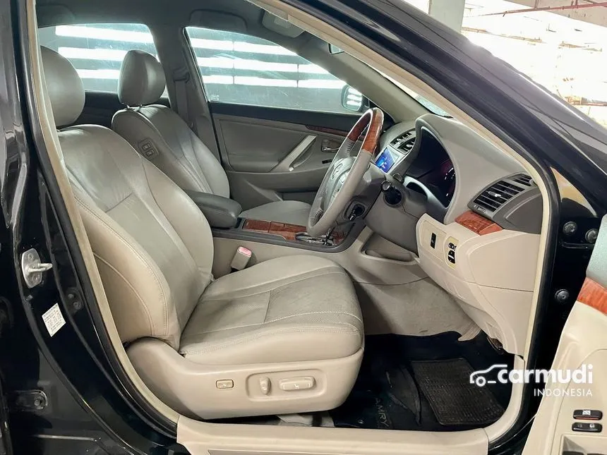 2010 Toyota Camry V Sedan