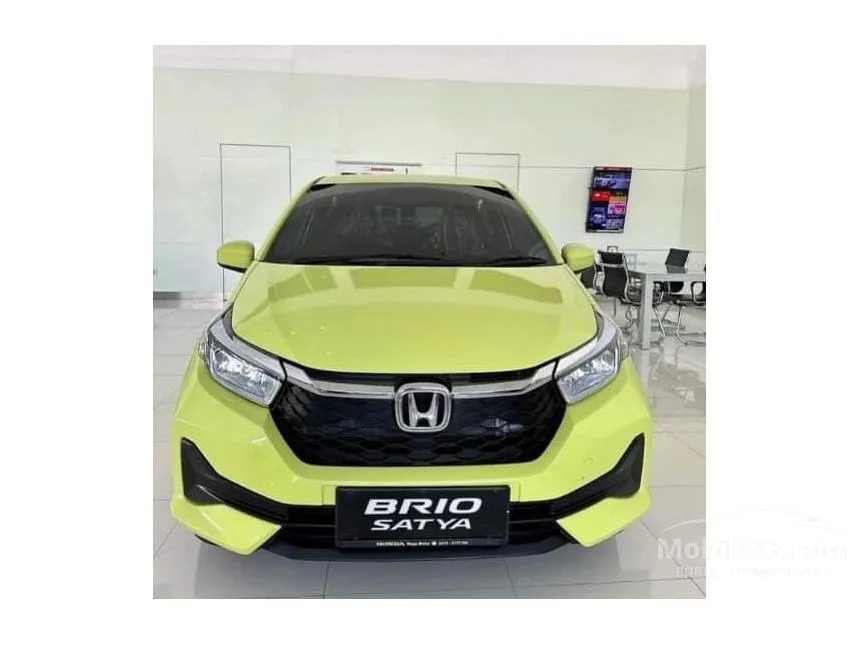 Jual Mobil Honda Brio 2024 E Satya 1.2 di Jawa Timur Automatic Hatchback Kuning Rp 195.300.000