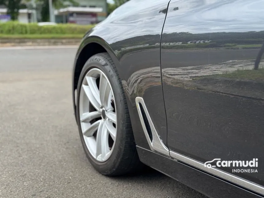 2017 BMW 730Li Sedan