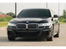 2022 BMW 520i 2.0 M Sport Sedan warranty masih aktif pajak panjang