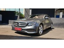 Mercedes Benz E250 Avantgarde ATPM AT 2017 Selenite Grey on Black Facelift Tangan Pertama 14 ribu Miles Record Pajak Panjang