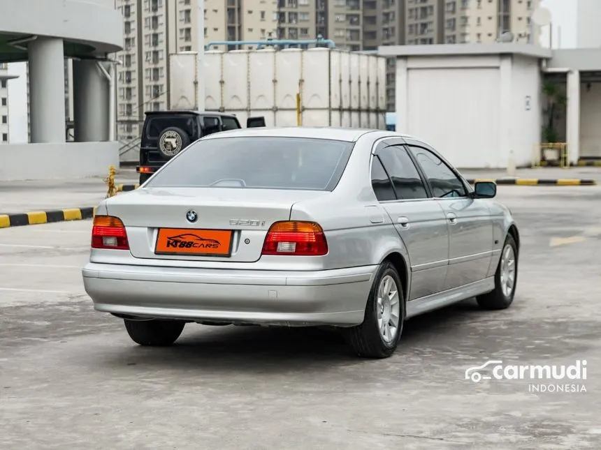 2002 BMW 520i Sedan