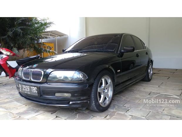 325i BMW  Murah  30 mobil  dijual  di Indonesia Mobil123