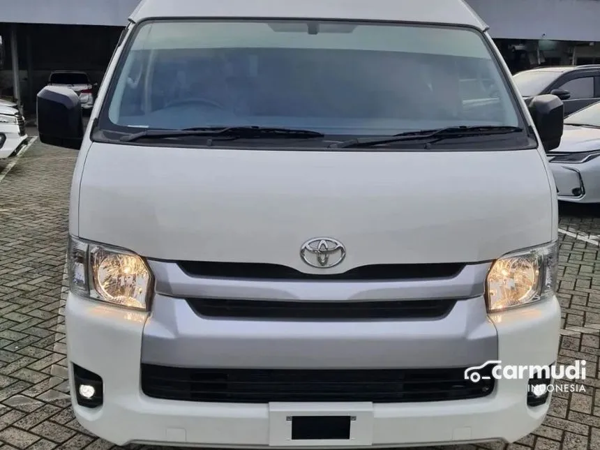 2024 Toyota Hiace Commuter Van Wagon