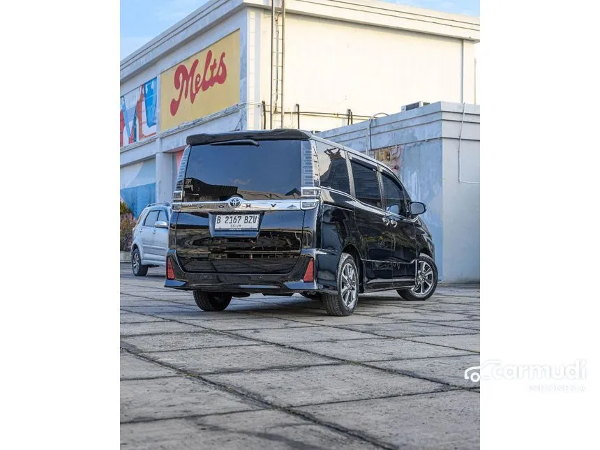 2018 Toyota Voxy MPV