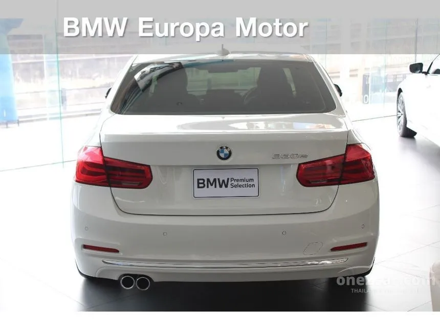 2016 BMW 330e Luxury Sedan