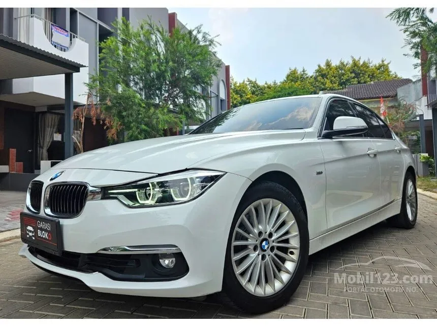 Jual Mobil BMW 320i 2018 Luxury 2.0 di DKI Jakarta Automatic Sedan ...
