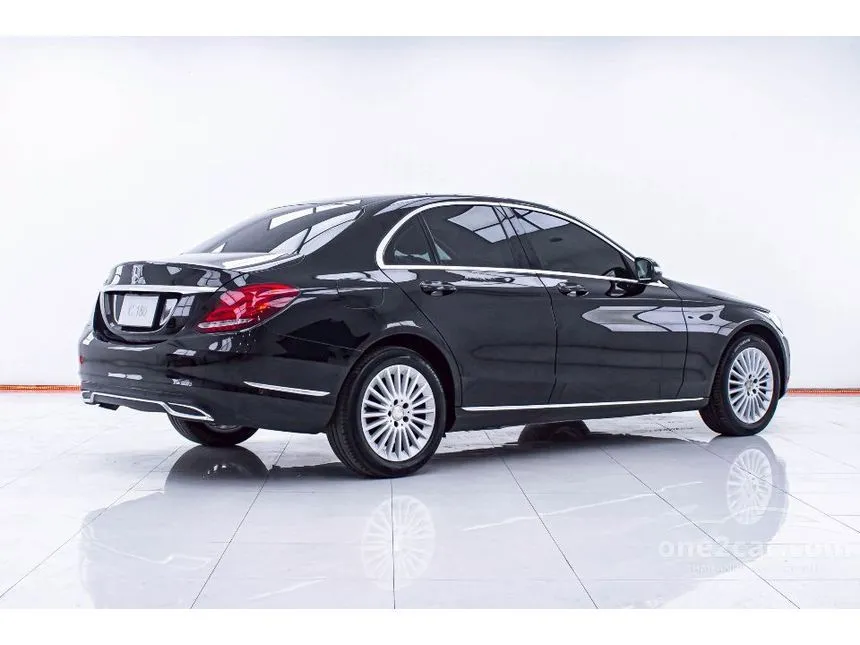 2015 Mercedes-Benz C180 Sedan