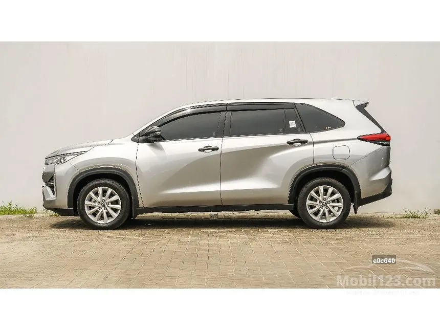 2023 Toyota Kijang Innova Zenix V (Premium Color) MPV