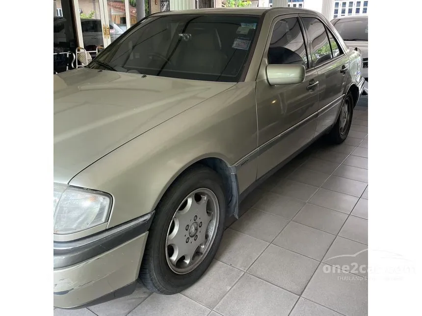 1997 Mercedes-Benz C220 Sedan