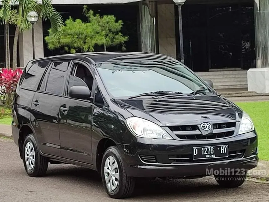 Jual Mobil Toyota Kijang Innova 2006 E 2.0 di Jawa Barat Manual MPV Hitam Rp 104.000.000