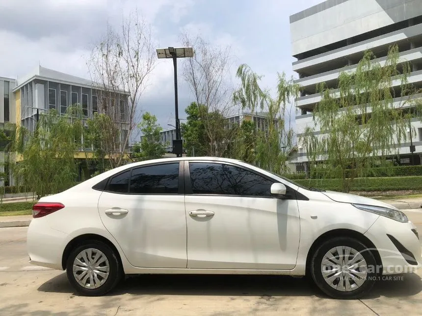 2019 Toyota Yaris Ativ J Sedan
