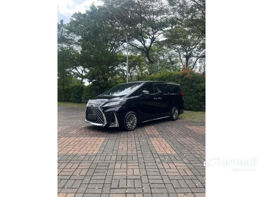 2023 Lexus LM 350 4 Seater MPV