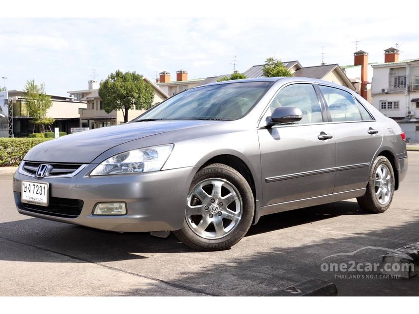 Honda Accord 2003 V6 iVTEC 3.0 in กรุงเทพและปริมณฑล Automatic Sedan สีเงิน for 200,000 Baht