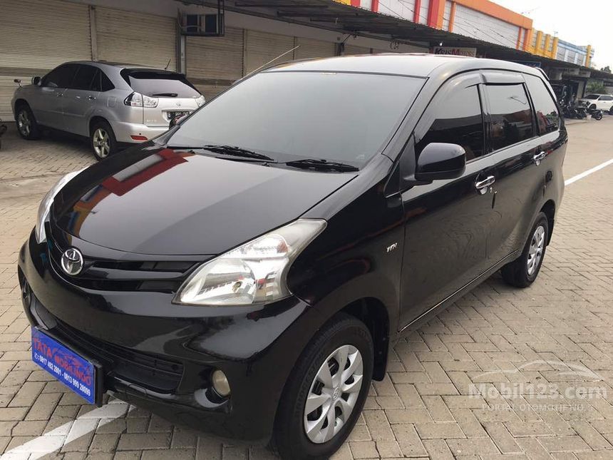 Download Gambar Mobil Toyota Avanza 2012 - RIchi Mobil