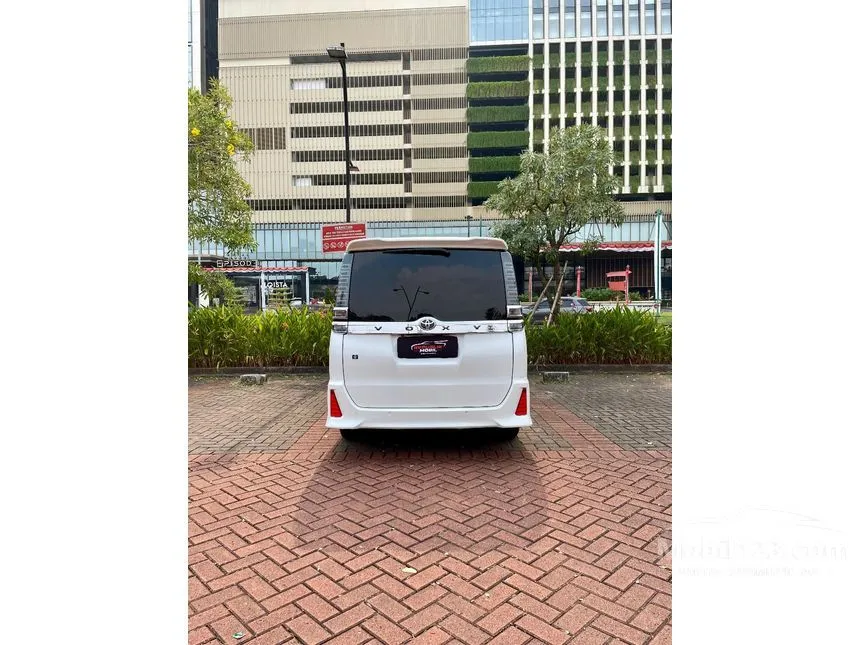 2021 Toyota Voxy MPV