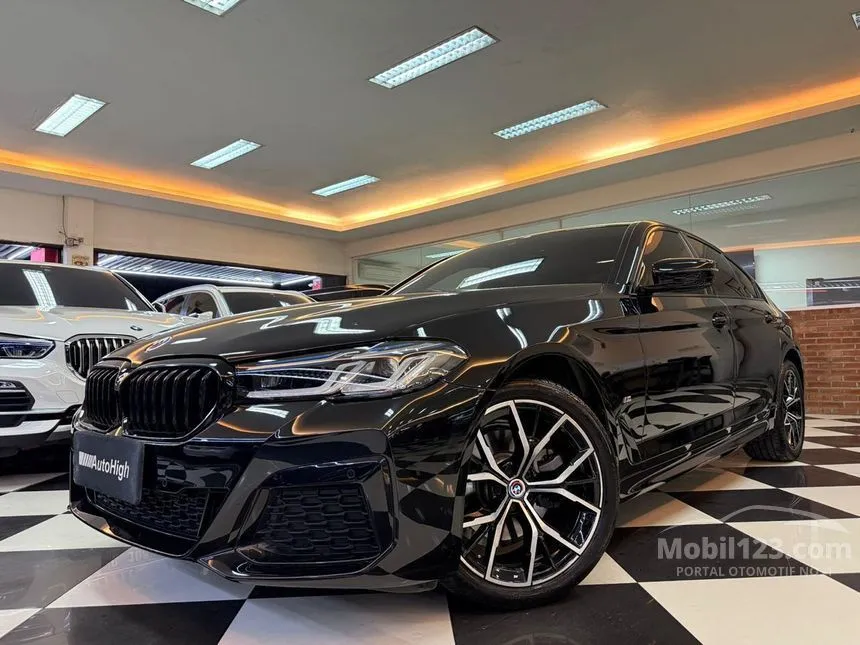 2023 BMW 520i M Sport Sedan