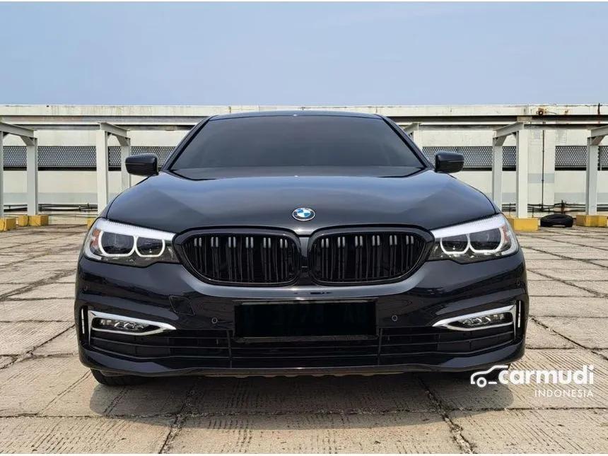 2018 BMW 520i Luxury Sedan