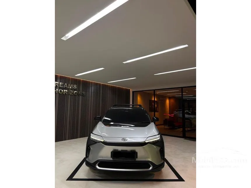 2023 Toyota BZ4X (2 Tone) SUV