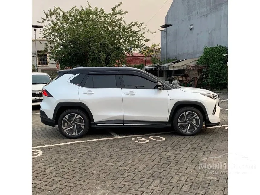 2026 Toyota Yaris Cross S HV with GR Parts Aero Pkg(Prem Clr) SUV