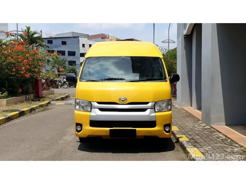 2018 Toyota Hiace Commuter Van
