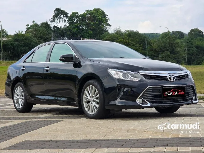 2017 Toyota Camry V Sedan