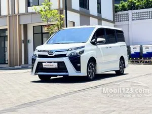 2021 Toyota Voxy 2.0 MPV Matic Putih Mobil Mewah Sliding Door Kondisi Super