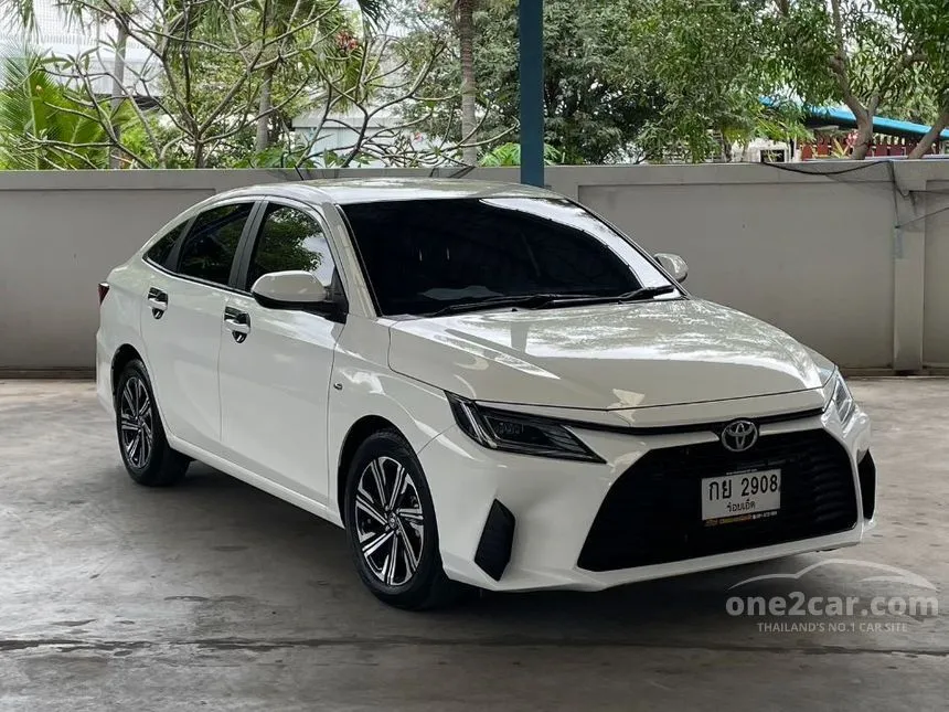 2025 Toyota Yaris Ativ Sport Sedan
