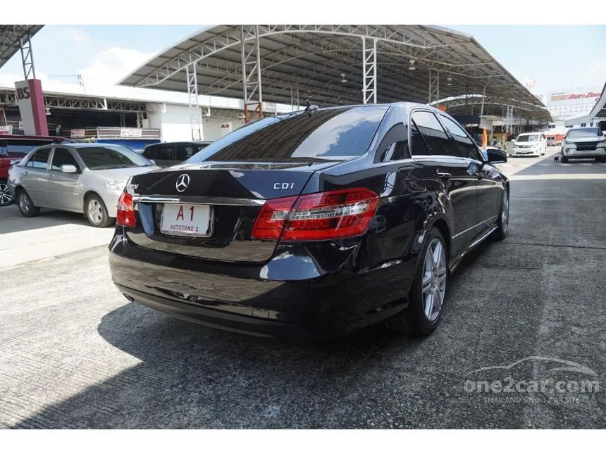 2012 Mercedes-Benz E220 Avantgarde CDI BlueEFFICIENCY Sedan