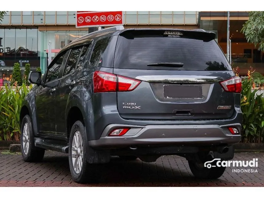 2017 Isuzu MU-X Premiere SUV