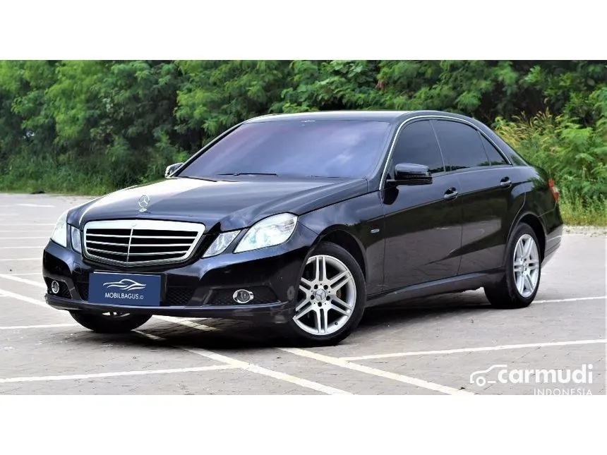 2010 Mercedes-Benz E200 CGI Sedan