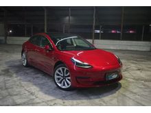 2021 Tesla Model 3 0.0 Standard Range Plus SedanFacelift Red Multi Coat on Black