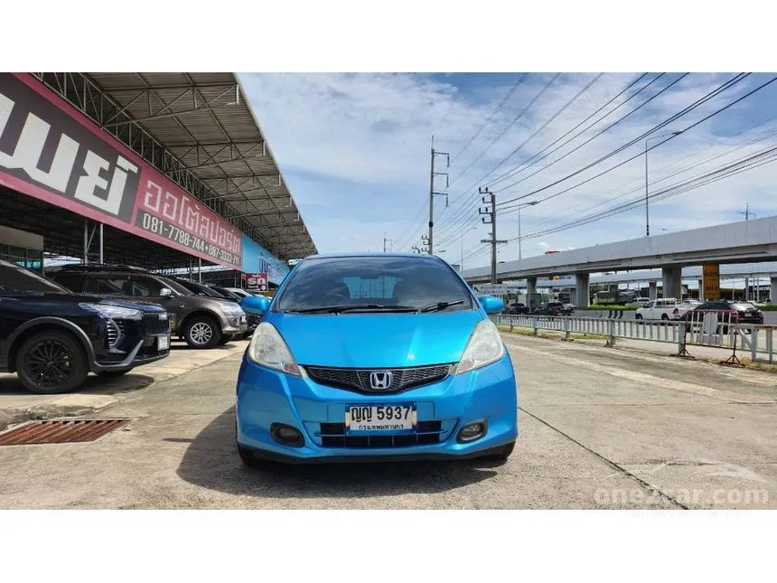 2011 Honda JAZZ V Hatchback
