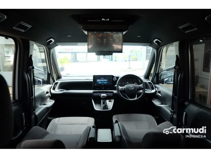 2022 Toyota Voxy MPV