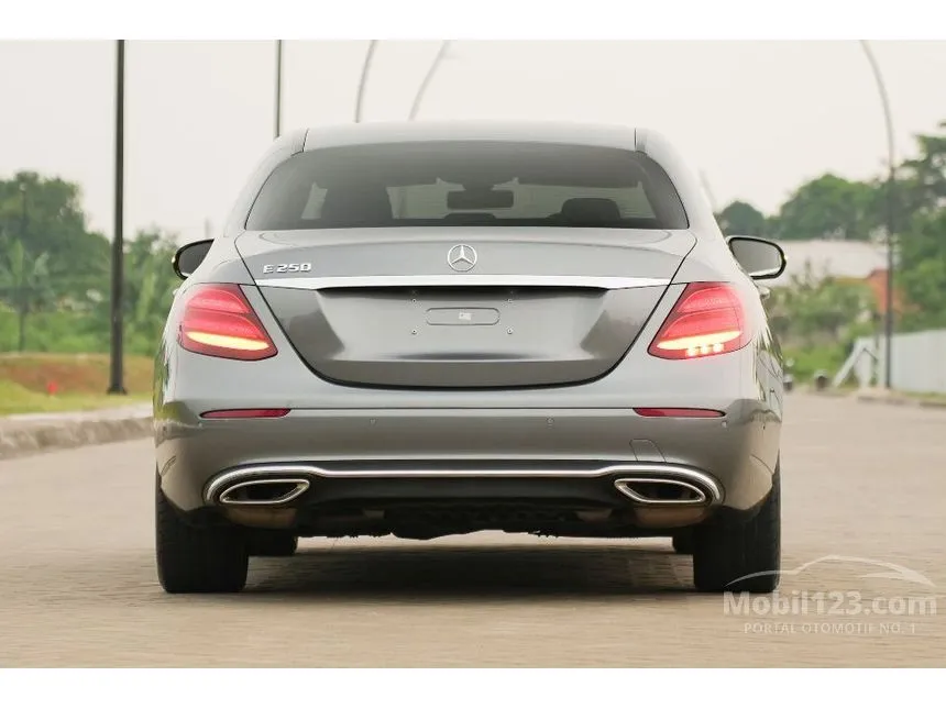 2017 Mercedes-Benz E250 Avantgarde CKD Sedan