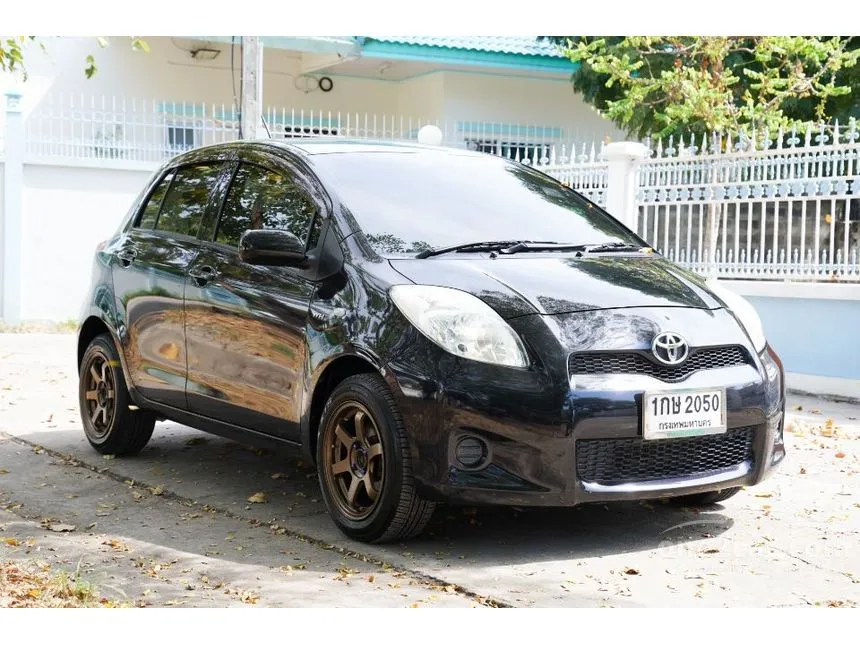 2013 Toyota Yaris J Hatchback
